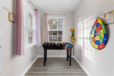 Newly remodeled and ideally located just minutes from the beach - photo 6