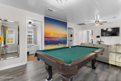 Newly remodeled and ideally located just minutes from the beach - photo 7