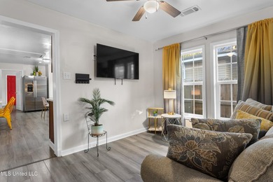 Newly remodeled and ideally located just minutes from the beach - photo 8