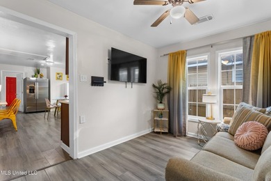Newly remodeled and ideally located just minutes from the beach - photo 10