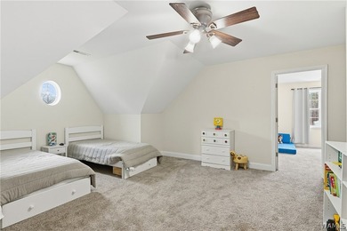 This expansive residence commands a desirable corner lot within - photo 30