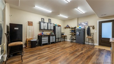 This gorgeous lakefront home truly has it all. Newly built in - photo 35