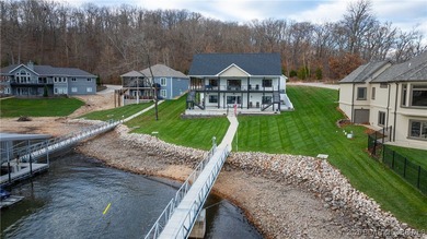 This gorgeous lakefront home truly has it all. Newly built in - photo 48