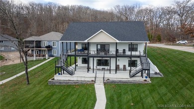 This gorgeous lakefront home truly has it all. Newly built in - photo 49