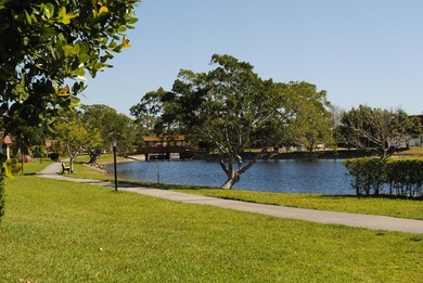 Welcome to your dream condo at 815 Salem Lane, Lake Worth, FL - photo 13
