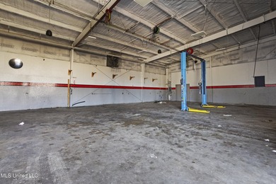 This versatile commercial investment property features multiple - photo 16