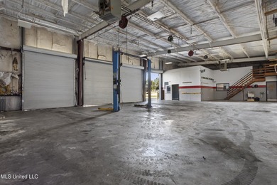 This versatile commercial investment property features multiple - photo 17
