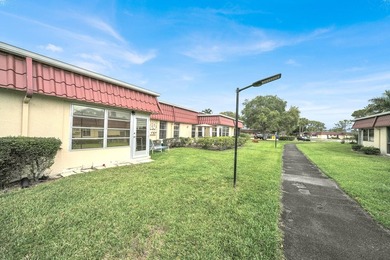 Welcome to your dream condo at 815 Salem Lane, Lake Worth, FL - photo 19