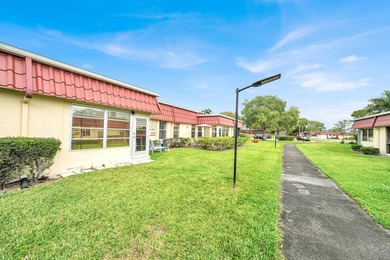 Welcome to your dream condo at 815 Salem Lane, Lake Worth, FL - photo 20