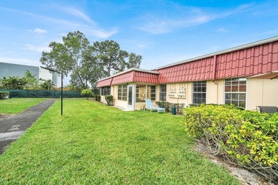 Welcome to your dream condo at 815 Salem Lane, Lake Worth, FL - photo 22