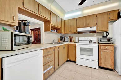 Welcome to your dream condo at 815 Salem Lane, Lake Worth, FL - photo 25