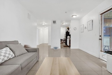 Welcome to your urban oasis at Boynton Landings! This 2-bed - photo 5
