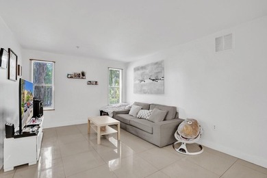 Welcome to your urban oasis at Boynton Landings! This 2-bed - photo 7