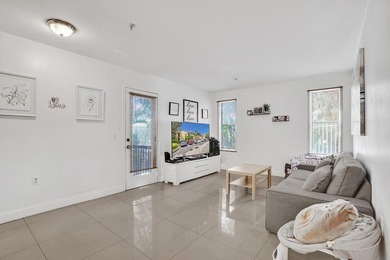 Welcome to your urban oasis at Boynton Landings! This 2-bed - photo 8