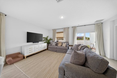 Welcome to this beautifully maintained home featuring 4 bedrooms - photo 14