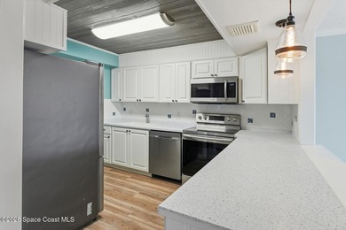 Experience waterfront living with wide views of Kitching Cove, a - photo 14