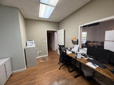 EASY SHOW! Now vacant. Destin BUSINESS PROFESSIONALS! Here is a - photo 17