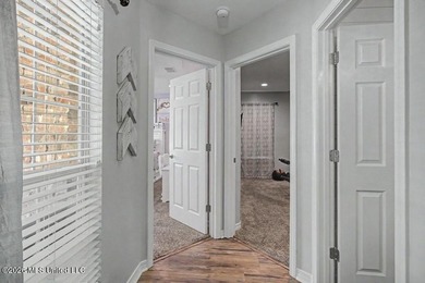 Adorable and well-maintained home featuring a newer A/C system - photo 17
