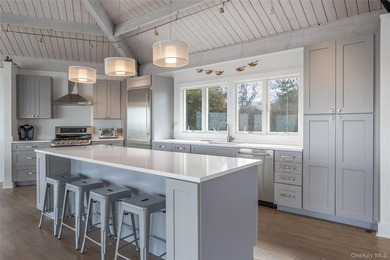 Exceptional soundfront offering combining a beautifully - photo 19