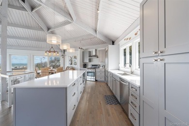 Exceptional soundfront offering combining a beautifully - photo 20