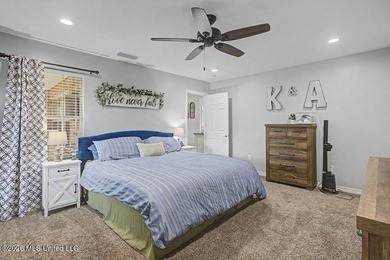 Adorable and well-maintained home featuring a newer A/C system - photo 22