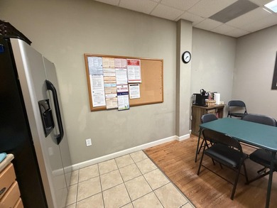EASY SHOW! Now vacant. Destin BUSINESS PROFESSIONALS! Here is a - photo 24