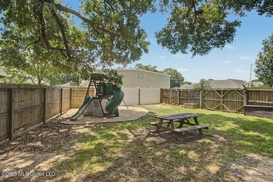 Adorable and well-maintained home featuring a newer A/C system - photo 24