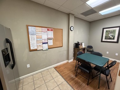 EASY SHOW! Now vacant. Destin BUSINESS PROFESSIONALS! Here is a - photo 25