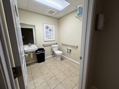 EASY SHOW! Now vacant. Destin BUSINESS PROFESSIONALS! Here is a - photo 28