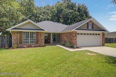 Adorable and well-maintained home featuring a newer A/C system - photo 31