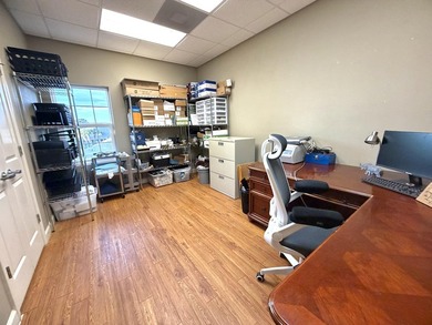 EASY SHOW! Now vacant. Destin BUSINESS PROFESSIONALS! Here is a - photo 32