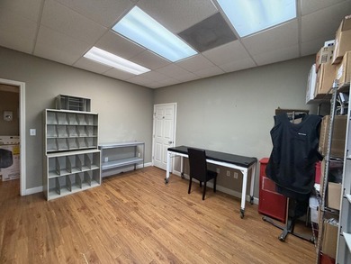 EASY SHOW! Now vacant. Destin BUSINESS PROFESSIONALS! Here is a - photo 36