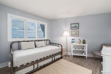 Exceptional soundfront offering combining a beautifully - photo 36