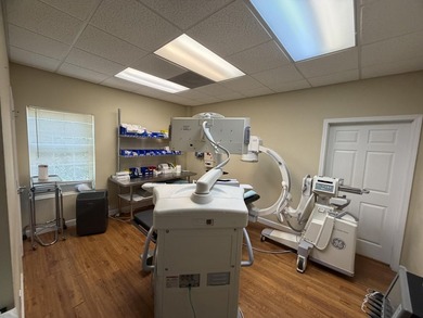 EASY SHOW! Now vacant. Destin BUSINESS PROFESSIONALS! Here is a - photo 38