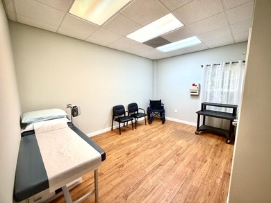 EASY SHOW! Now vacant. Destin BUSINESS PROFESSIONALS! Here is a - photo 40