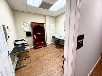 EASY SHOW! Now vacant. Destin BUSINESS PROFESSIONALS! Here is a - photo 42