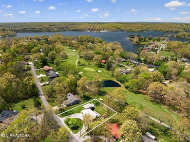 This beautiful renovated 3-bedroom, 3-bath home in the Lake - photo 3