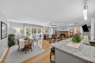 This beautiful renovated 3-bedroom, 3-bath home in the Lake - photo 5
