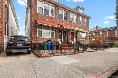 Unlock the potential of this solid three-unit brick building - photo 2