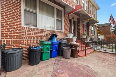 Unlock the potential of this solid three-unit brick building - photo 7
