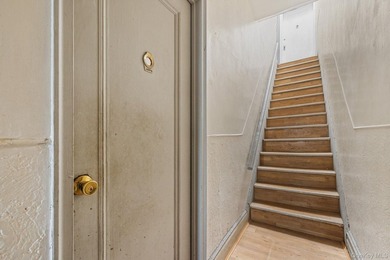 Unlock the potential of this solid three-unit brick building - photo 8