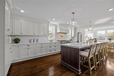 Discover this extraordinary Little Neck home, a spectacular 1910 - photo 10