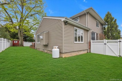 Welcome to 37 Rose Lane, a beautifully maintained 4-bedroom, 3 - photo 21