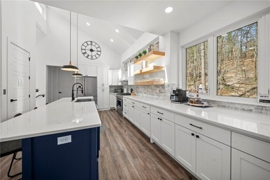 Lakefront Living with Stunning Amenities! This exceptional - photo 3