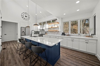 Lakefront Living with Stunning Amenities! This exceptional - photo 5