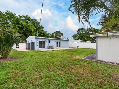 Charming and beautifully updated 3-bedroom, 2-bath residence - photo 2
