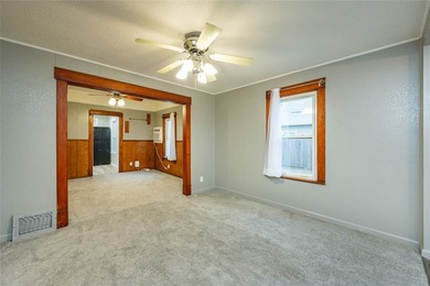Welcome to this charming 3-bedroom, 1-bath ranch-style home that - photo 3