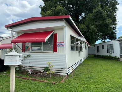 TAMPA/LOT RENT $720 MOTIVATED SELLER!!!!!!!!!! This Mobile Home - photo 12