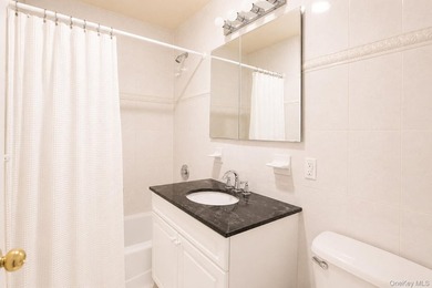 **Welcome to the City by the Sea!** This spacious Junior 4 - photo 15