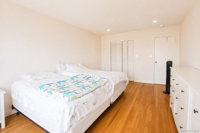 **Welcome to the City by the Sea!** This spacious Junior 4 - photo 17